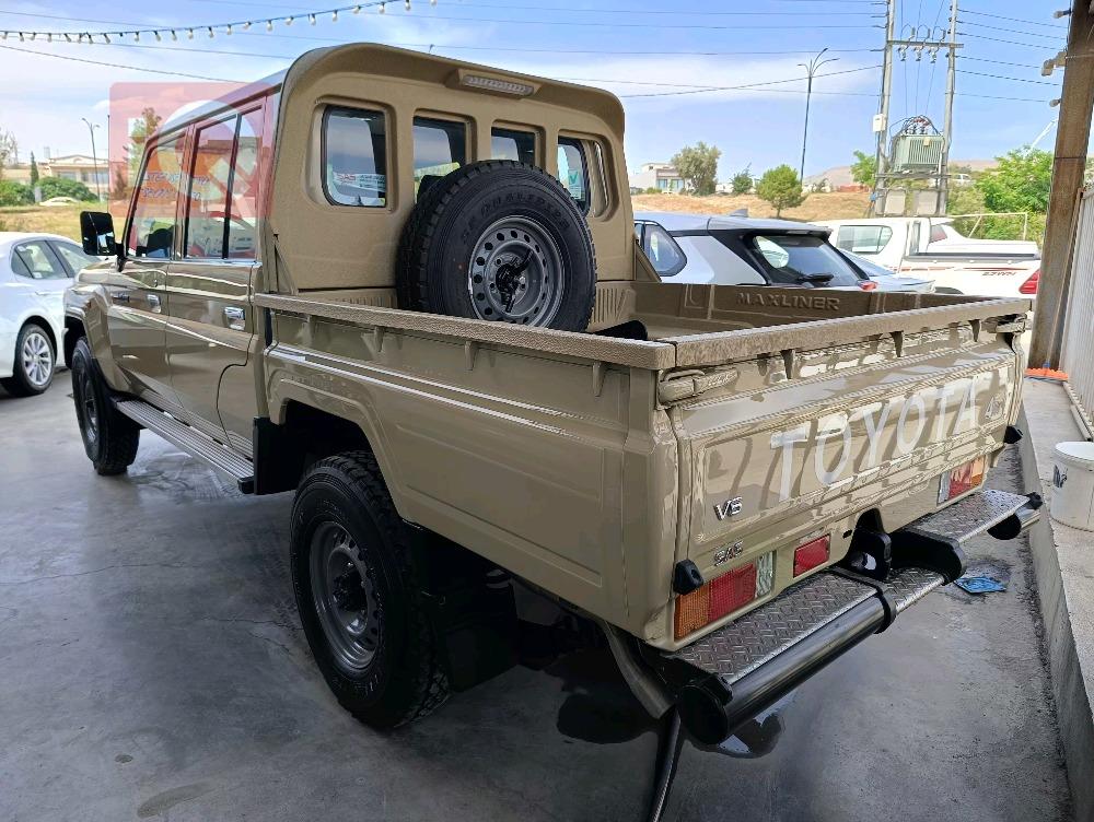 Toyota Land Cruiser 70 Pickup